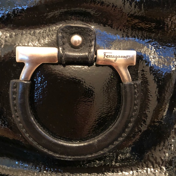 Salvatore Ferragamo Black Patent leather bag - Picture 3 of 8